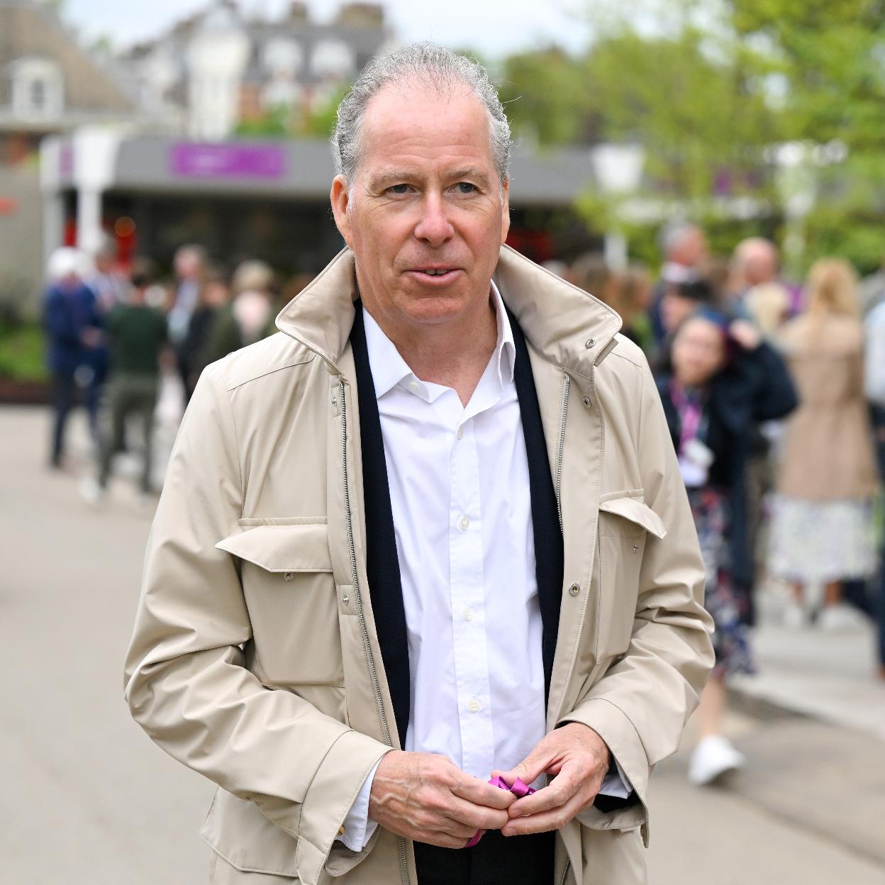 David Armstrong-Jones, el confidente royal de Carlos III de Inglaterra. 