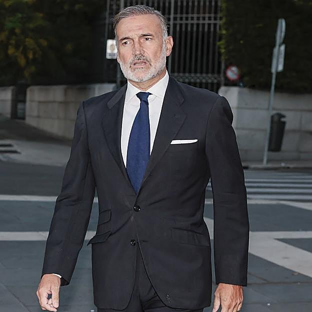 El lado íntimo de Javier Fitz-James Stuart, ex de Isabel Sartorius y María Chávarri: palacios, castillos encantados y tres hijos