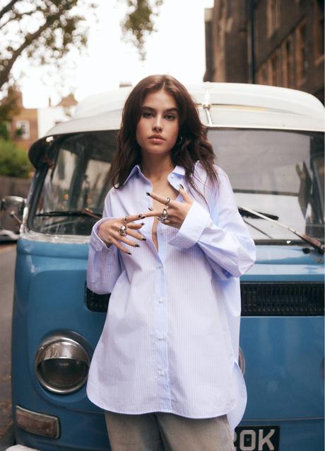 Imagen - Camisa  oversize  de Stradivarius (19,99 euros)