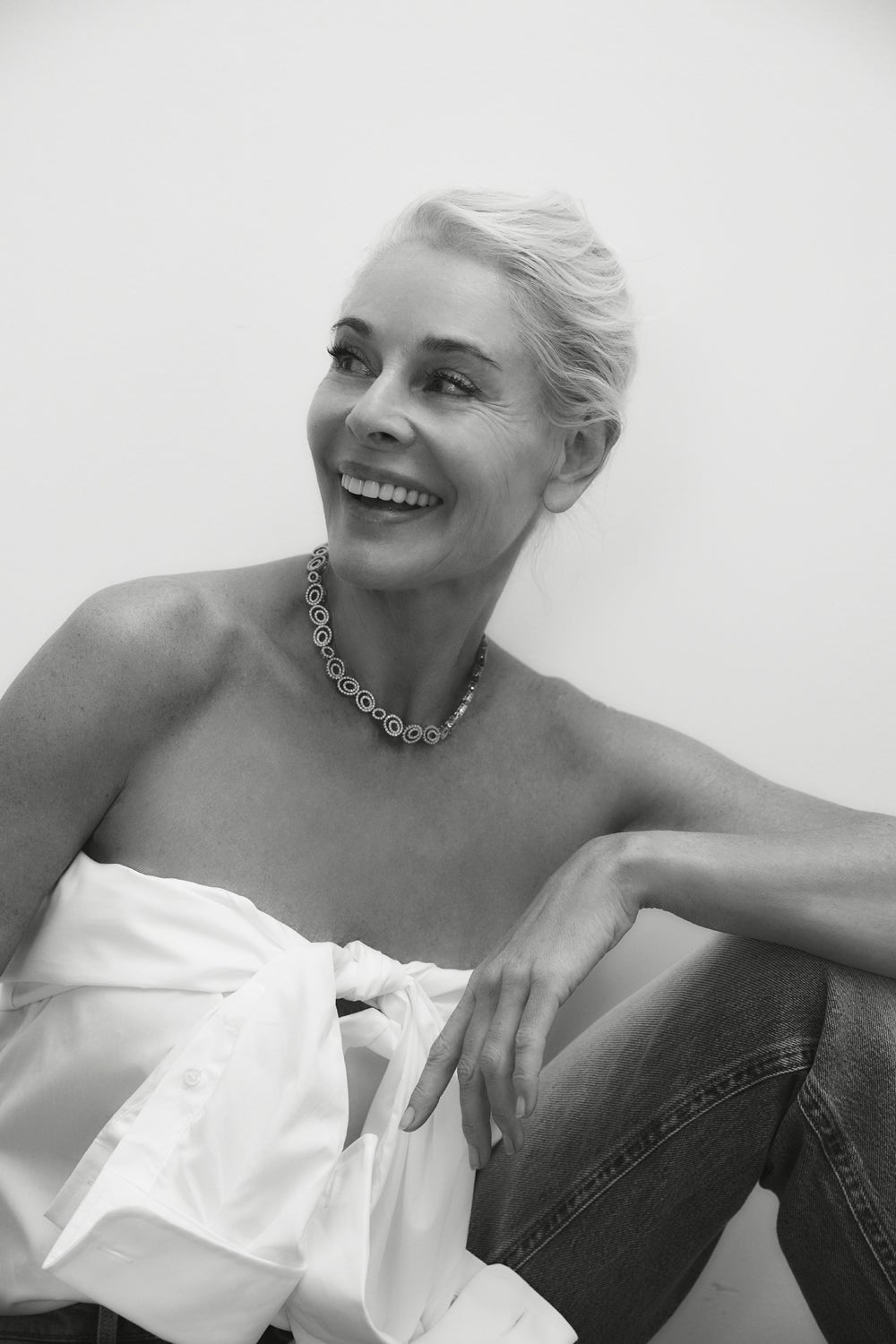 Imagen - Camisa de Mirto, pantalón de Guess by Marciano y gargantilla de Grassy. FOTOGRAFÍA: PIPI HORMAECHEA / ESTILISMO: ALMUDENA CARNICERO