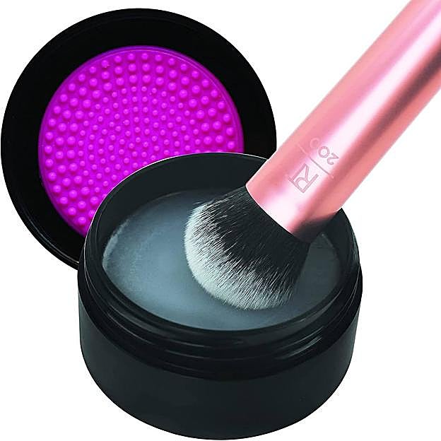 Brush Cleansing Balm de Real Techniques. Precio: 26,22 euros