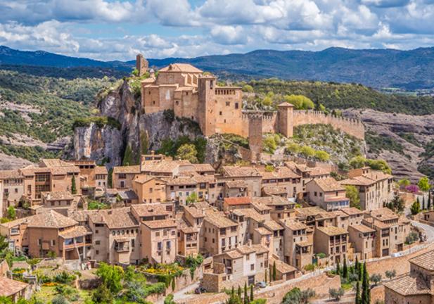 Spain, Huesca Province, Alquezar City, San Miguel Church and Santa Maria Colegiata. (Photo by: Prisma Bildagentur/Universal Images Group via Getty Images)