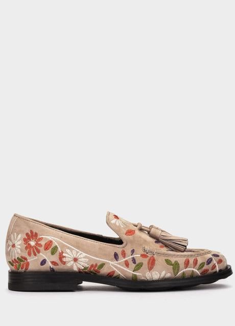 Imagen - Mocasín estampado floral de Pedro Miralles, 129 euros.