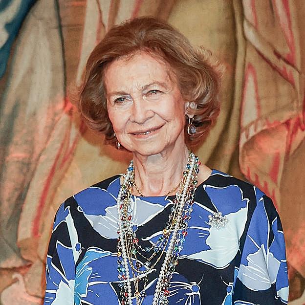 Sabemos por qué la reina Sofía no da casi nunca discursos en público (y el idioma español no es el problema)