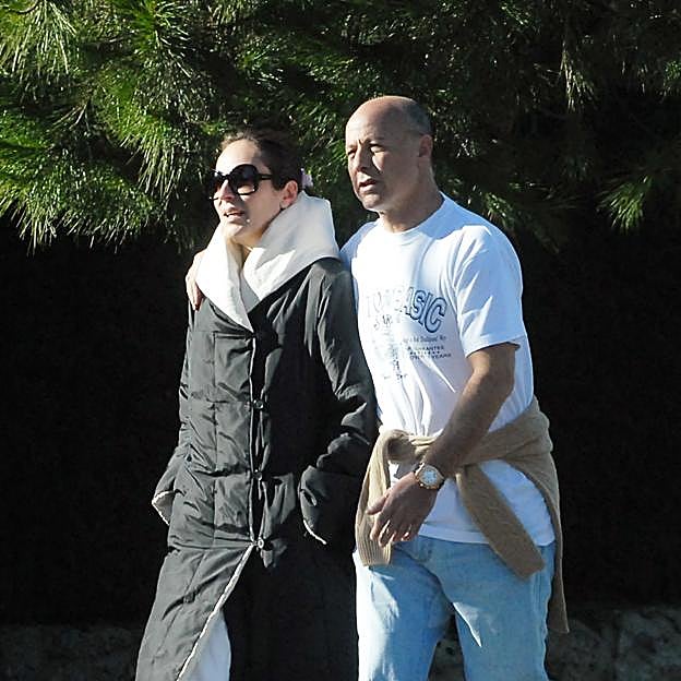 Ana Milán y Juan Antonio Corbalán, paseando en 2008, cuando aún eran pareja.