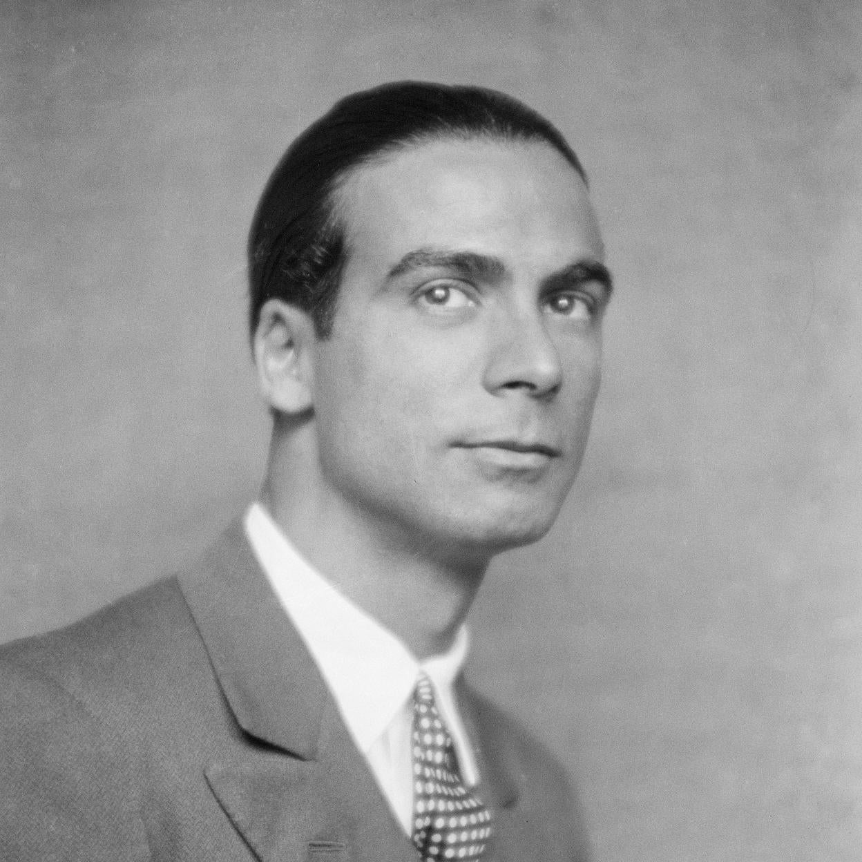 Imagen de Cirstobal Balenciaga, uno de los pocos retratos sobre el maestro de la costura.