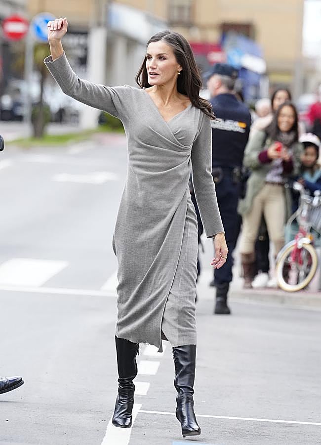 Imagen - La reina Letizia con un vestido de Cortana. / LIMITED PICTURES