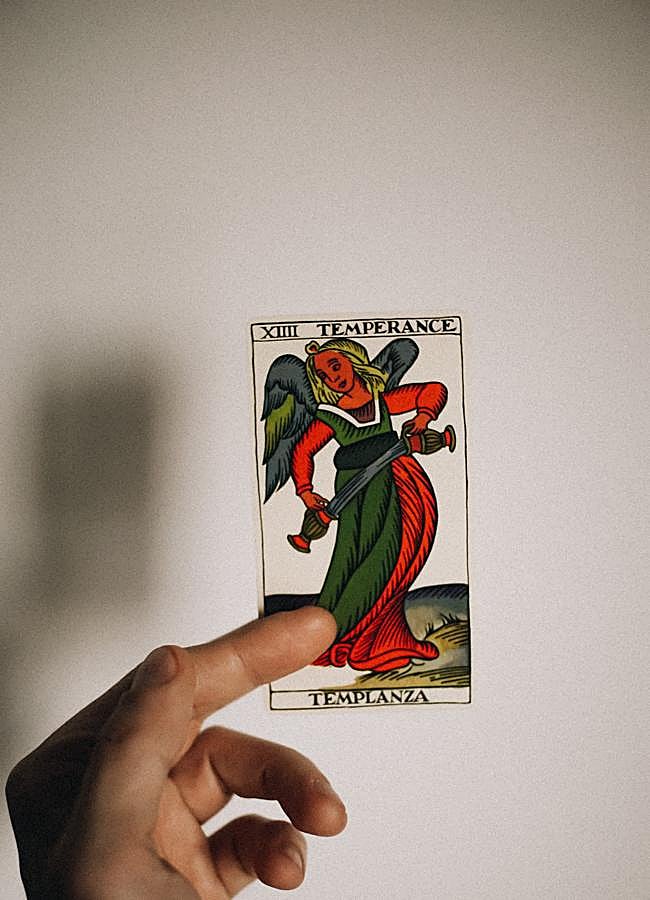 Imagen - Carta de la Templanza del Tarot/UNSPLASH