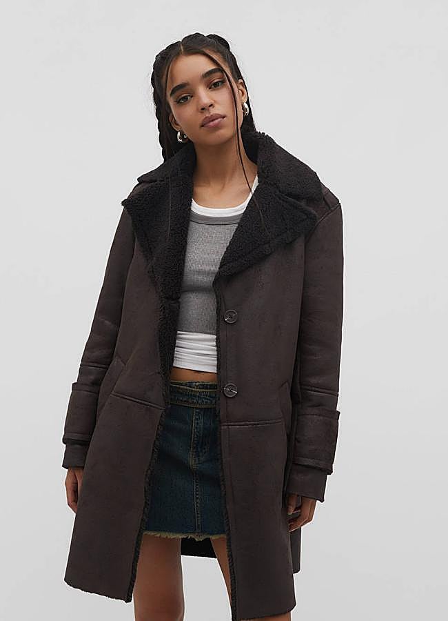 Imagen - Abrigo con forro de borreguillo midi