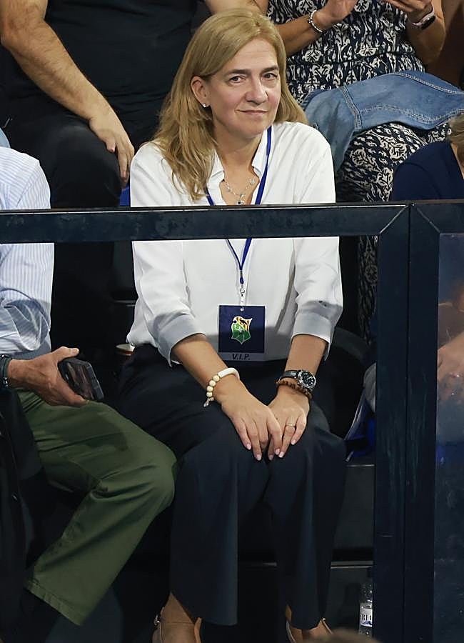 Imagen - La infanta Cristina deja ver siempre que puede que su anillo de casada, la alianza, continúa en su dedo anular. (FOTO: GTRES) 