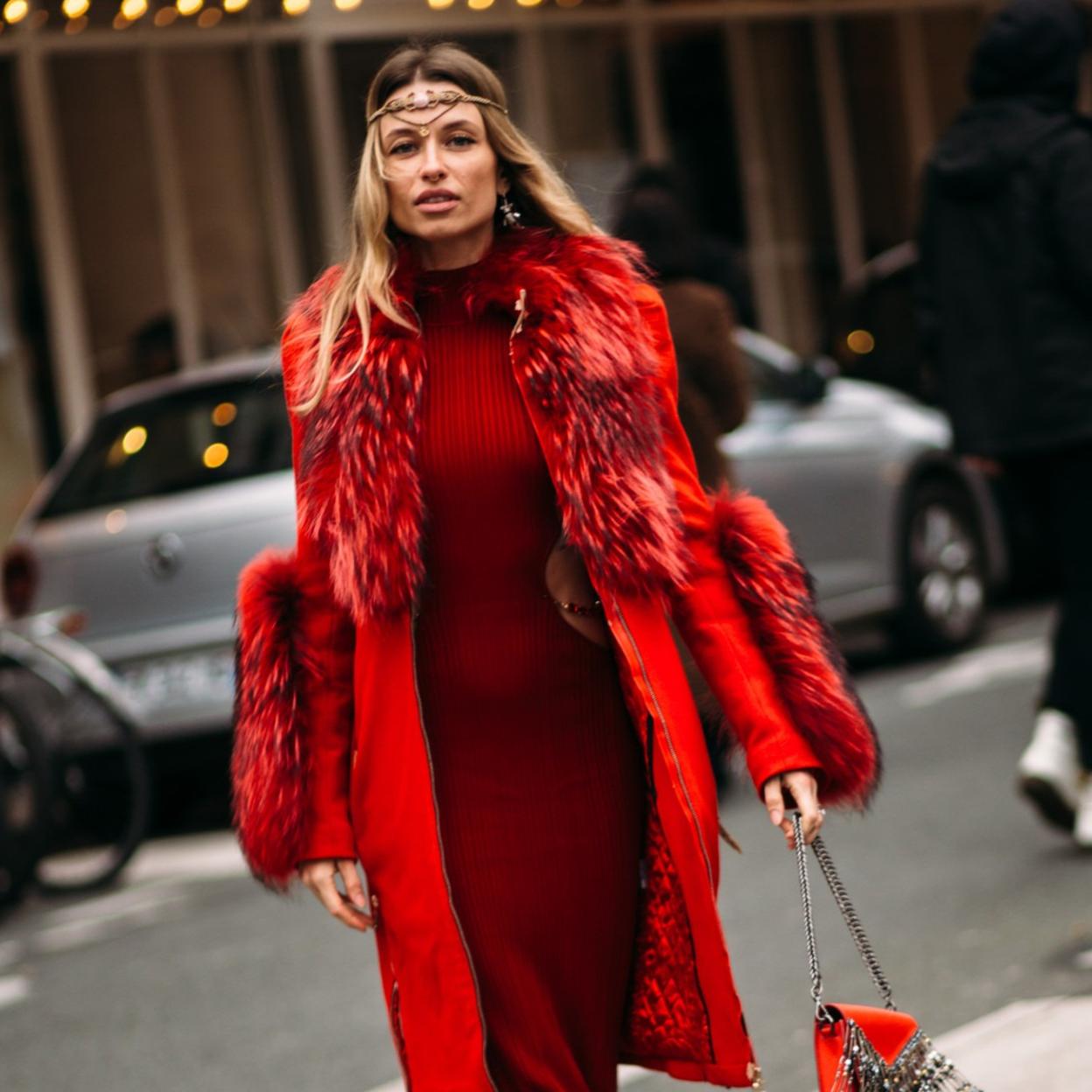 El rojo será uno de los tonos más llevados durante el 2024.
