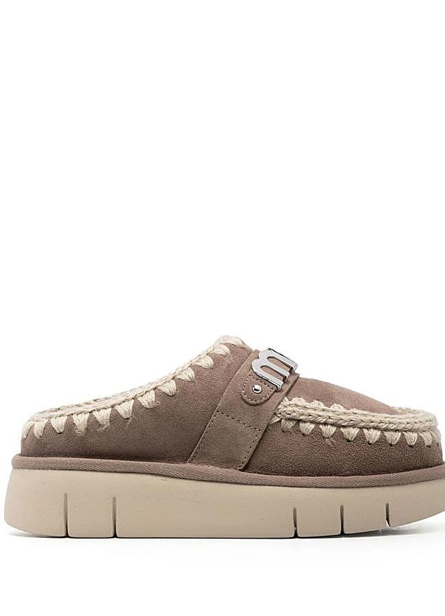 Imagen - Zuecos con pelito de Mou, 247 euros (disponible en Farfetch).