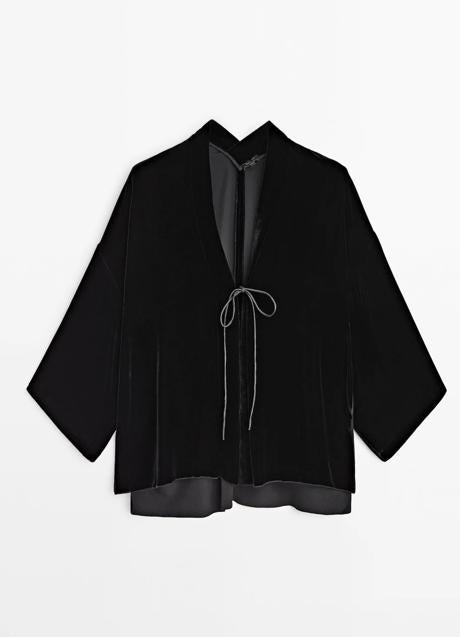 Imagen - Chaqueta de terciopelo Massimo Dutti (89,99 euros)