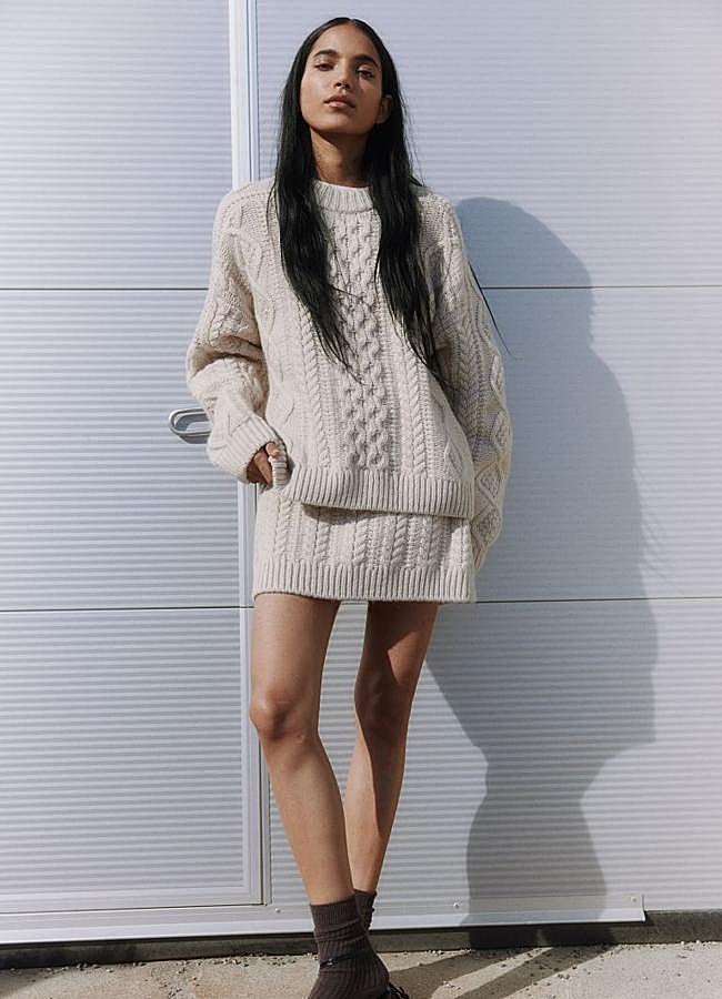 Imagen - Set de falda y jersey de lana de H&M, falda 74,99 euros y jersey 119 euros.