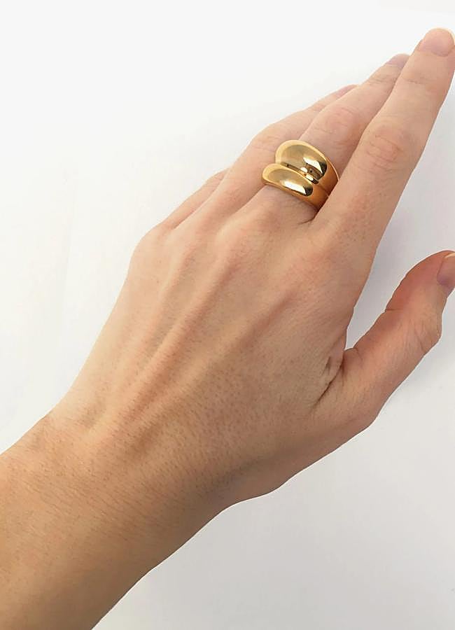 Imagen - Anillo ancho en dorado de Makedoonia. Foto: Makedoonia. 