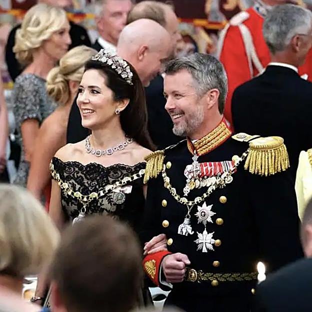 Mary Donaldson y el príncipe Federico, en una cena de gala en Copenhague. 