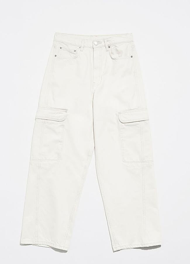 Imagen - Vaqueroi cargo con bolsillos en color crudo de Bimba y Lola