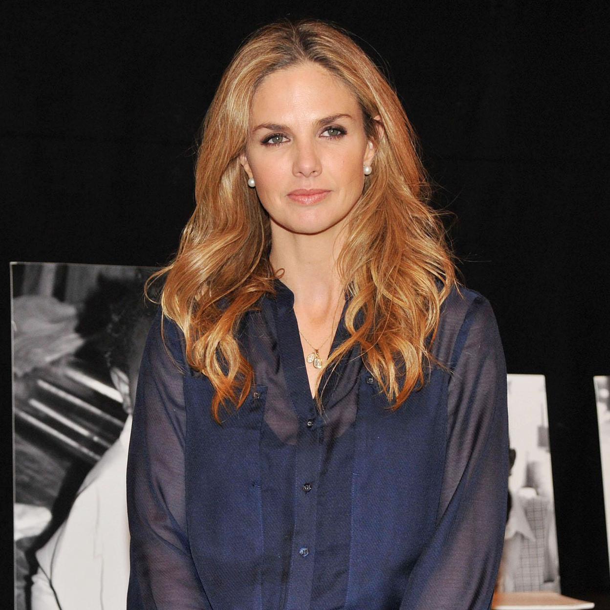 Genoveva Casanova, en una expsoción de fotografía. 