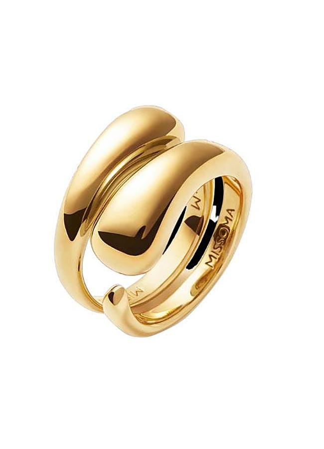 Imagen - Anillo dorado Organic Plain Stracking Ring de Missoma, 118 euros.