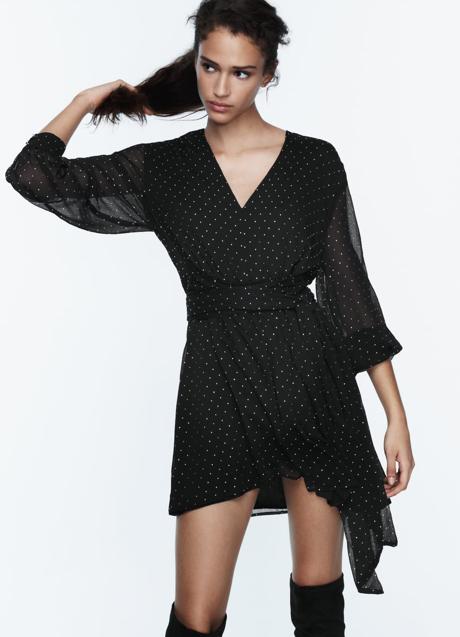 Imagen - Vestido negro con brillos de Zara (39,95 euros)