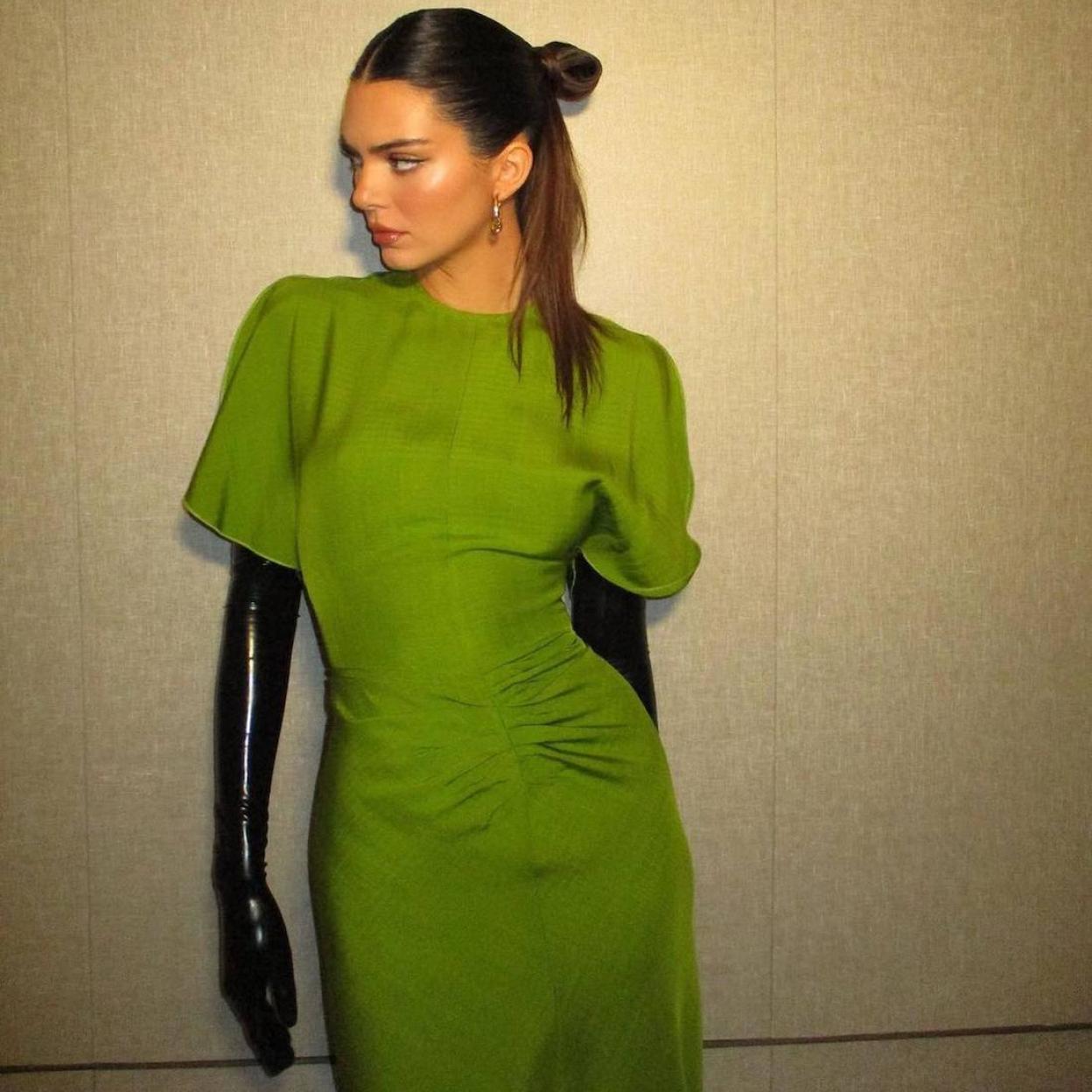Kendall Jenner con vestido viral de marca de lujo