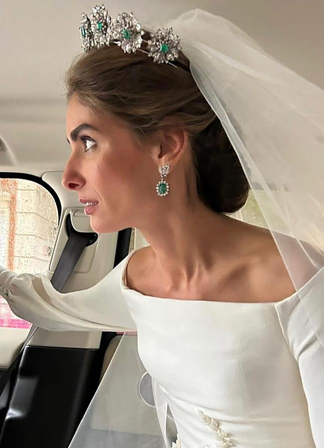 Imagen - Sol Matossian el día de su boda con diseño de Jorge Vázquez y joyas de la reina María Cristina de Habsburgo. / MRJORGEVAZQUEZ