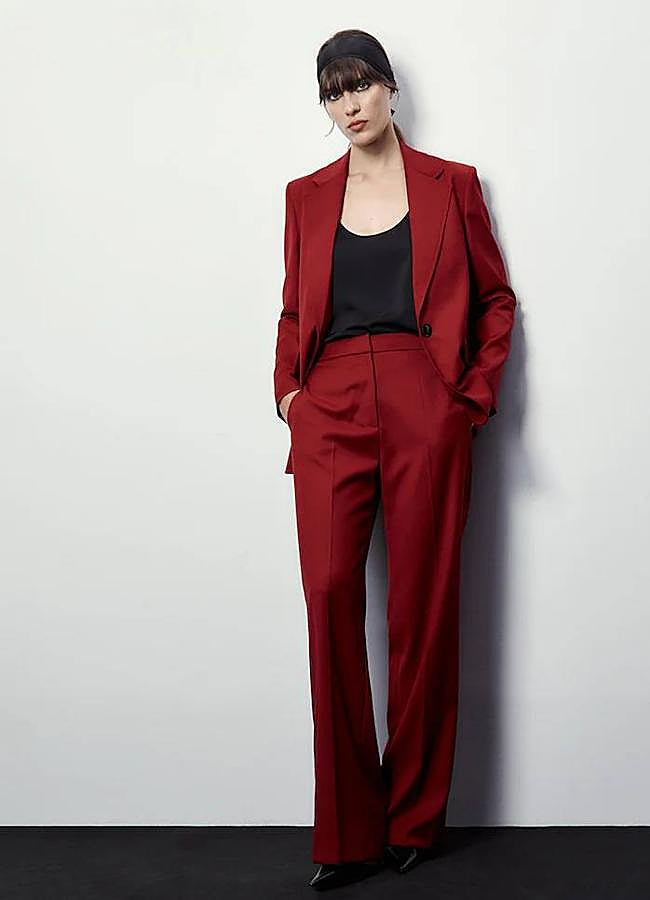 Imagen - Traje rojo oscuro