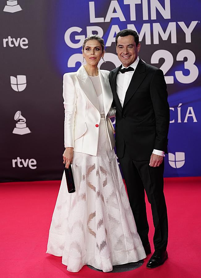 Imagen - Manuela Villena y Juanma Moreno en la alfombra roja de los Grammy Latinos/LIMITED PICTURES