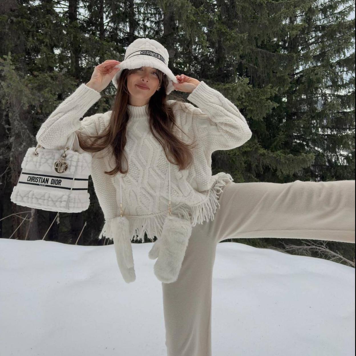 La influencer lleva un look con pantalones calentitos para invierno