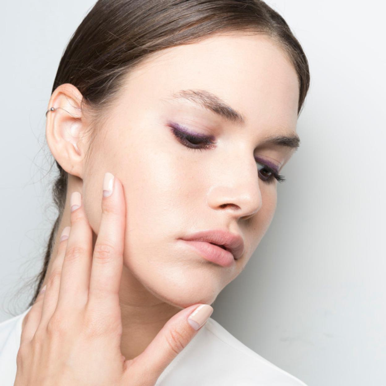 Estoy obsesionada con este roller facial porque da firmeza y alivia el bruxismo