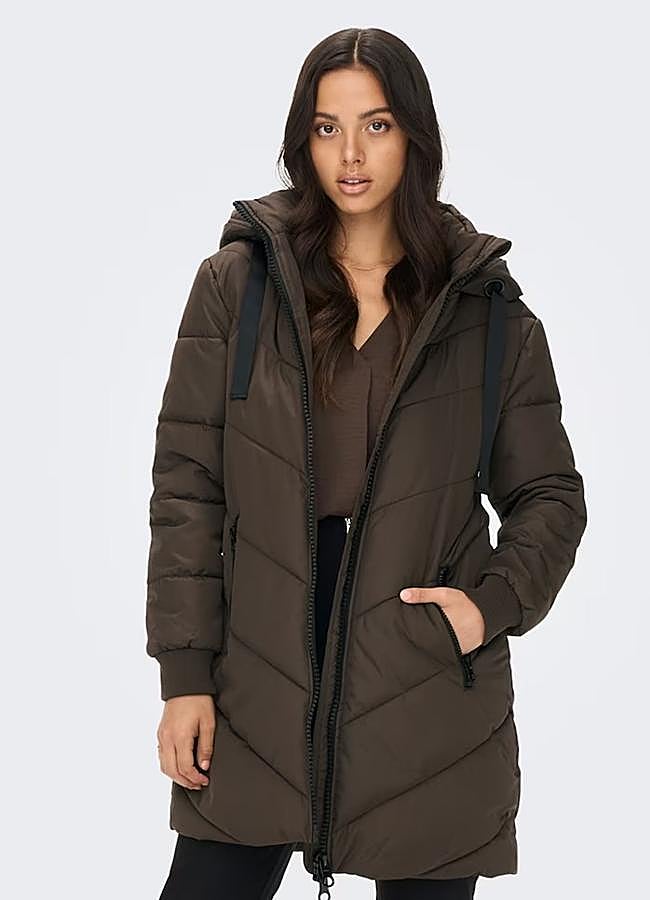 Imagen - Abrigo marrón chocolate de Jdy, 69,99 euros.