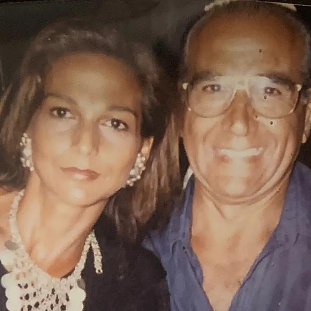 Charo Vega junto a su hermano, Curro Vega.