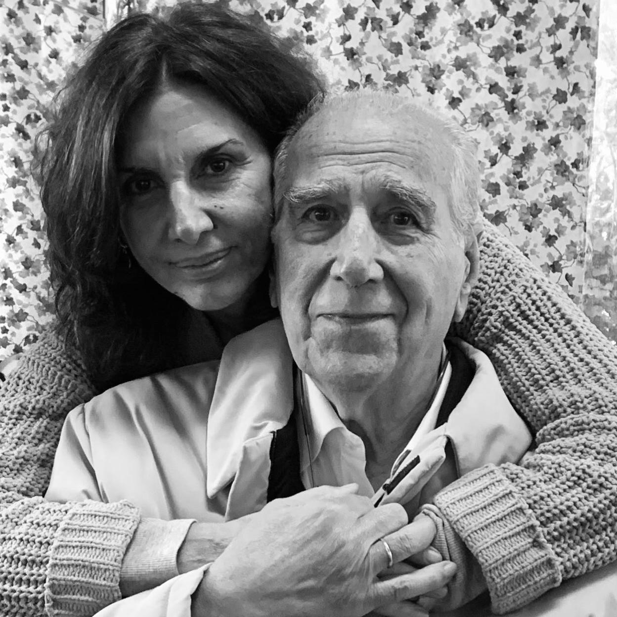 Pastora Vega se ha despedido en Instagram de su padre, Curro Vega, con esta bonita foto en blanco y negro.