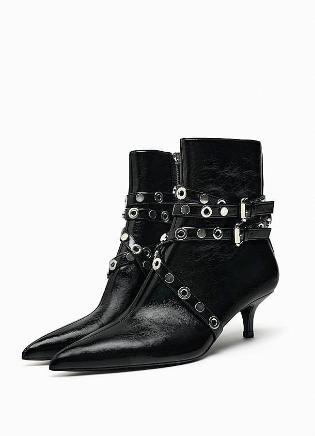 Imagen - Botines con tachas estilo kitten