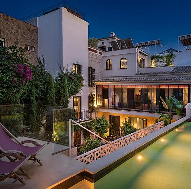 Imagen principal - Pájaro Rebelde, un hotel boutique en el barrio sevillano de San Lorenzo.