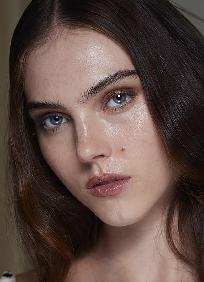 Imagen - Mujer con ojos azules maquillados/LAUNCHMETRICS SPOTLIGHT