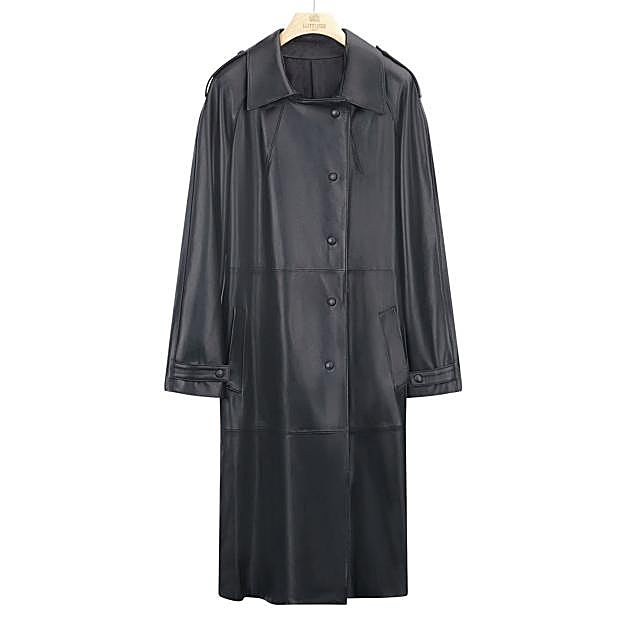 Imagen principal - El abrigo de piel de Lottusse, los mocasines de Martinelli y los pantalones de Pomandère.