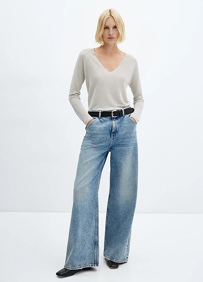 Imagen - Jersey lúrex cuello pico de Mango, 19,99 euros.