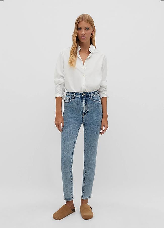 Imagen - Vaquero mom slim de Stradivarius (19,99 euros). Foto: Stradivarius.