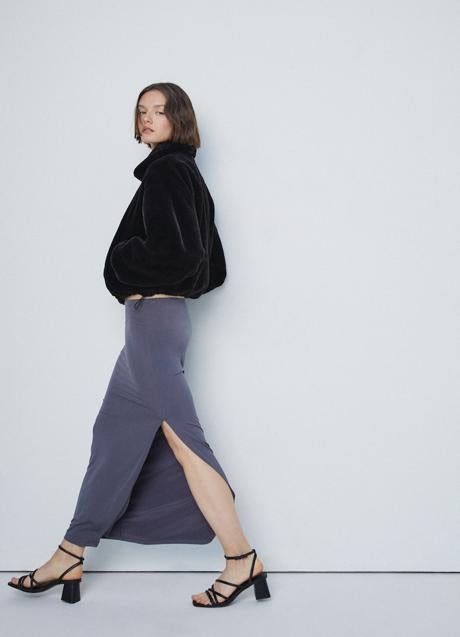 Imagen - Falda midi de Stradivarius (17,99 euros)