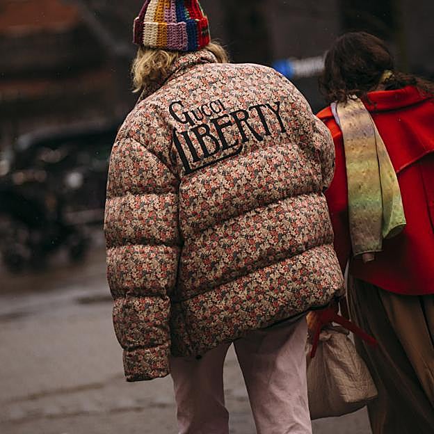 Los abrigos acolchados pueden ser elegantes: trucos para combinarlos y que queden muy bien