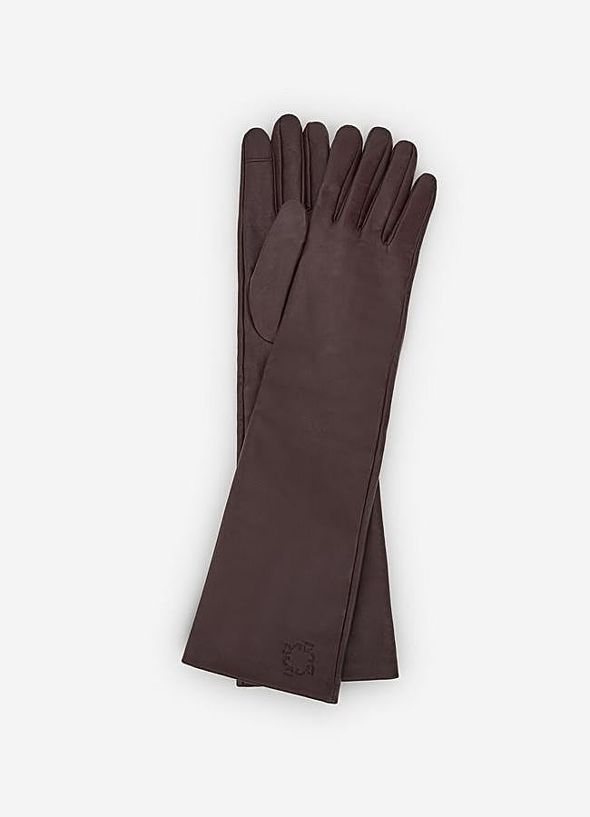 Imagen - Guantes largos de piel ovina de Adolfo Domínguez, 79 euros.