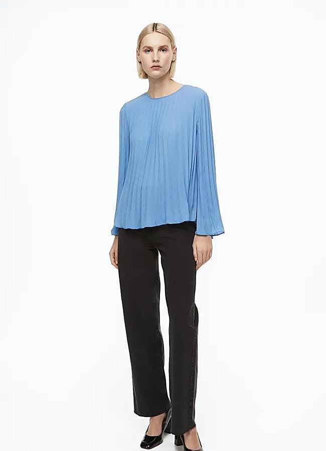 Imagen - Blusa azul de H&M, 29,99 euros.