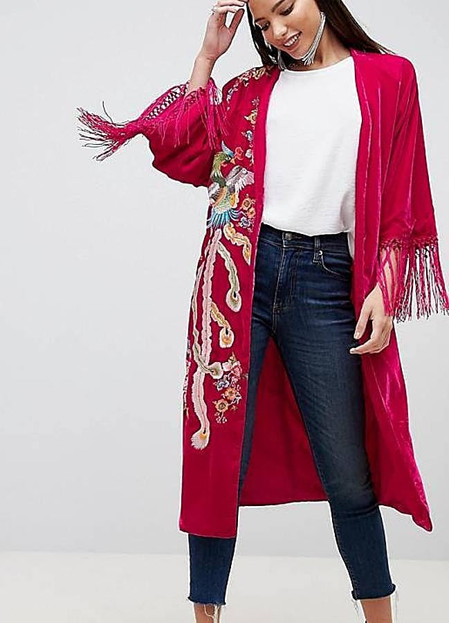 Imagen - Kimono de terciopelo bordado con flecos