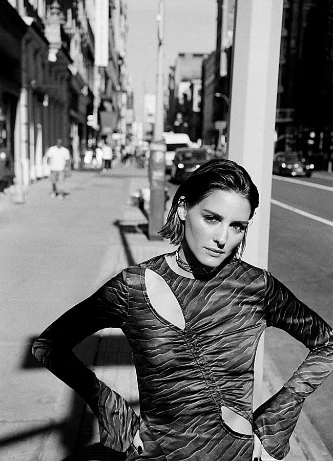 Imagen - Olivia Palermo con vestido de estampado animal de Scalpers. Foto: Scalpers.