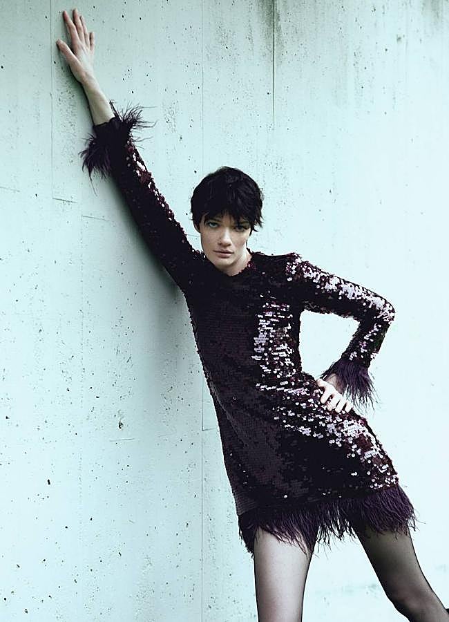 Imagen - Vestido corto de lentejuelas con plumas