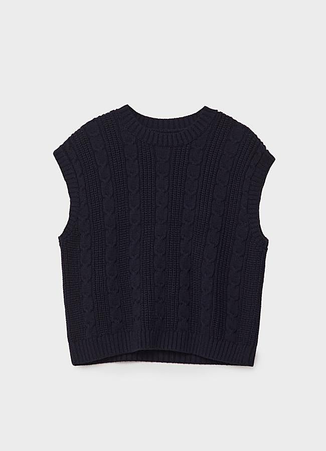 Imagen - Chaleco de punto trenzado. Foto: Stradivarius.