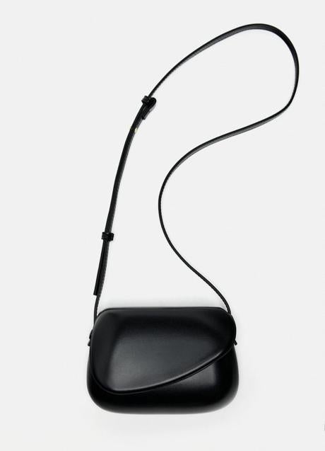 Imagen - Bolso negro de Zara (17,99 euros)