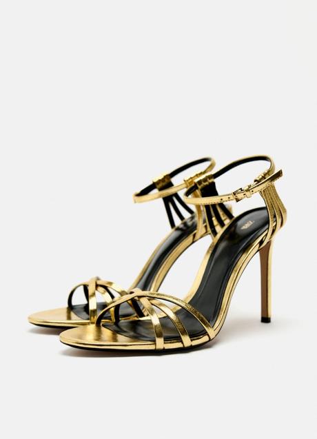 Imagen - Sandalias doradas de Zara (49,99 euros)