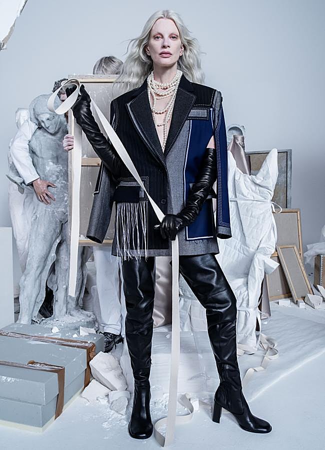 Imagen - 1 / The Beyond Jacket. FOTO: Tim Walker para Zara Atelier.